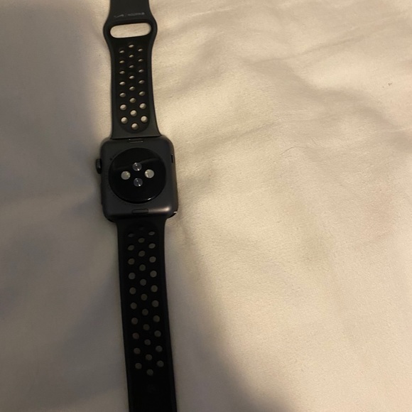 Apple Watch - Picture 2 of 2